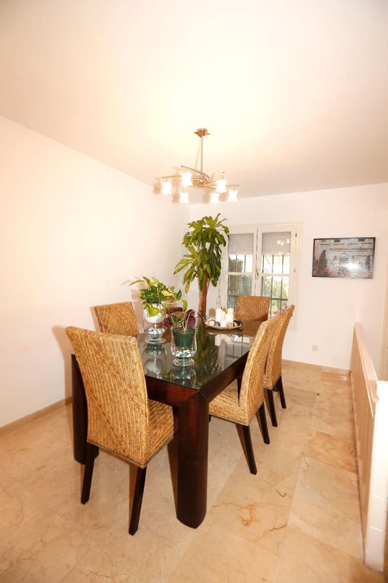 3 sypialnia Dom na sprzedaż w San Pedro de Alcantara z basenem - 597 500 € (Ref: 10081822)