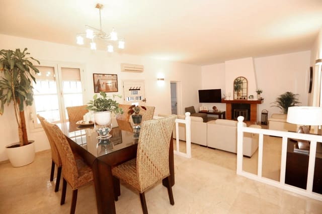 3 sypialnia Dom na sprzedaż w San Pedro de Alcántara Pueblo, Marbella z basenem - 597 500 € (Ref: 10081822)