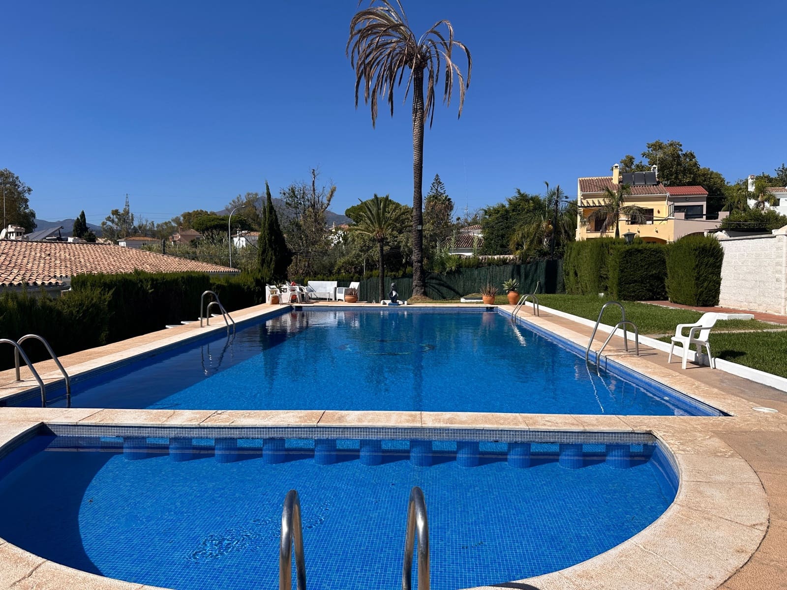 3 sypialnia Dom na sprzedaż w San Pedro de Alcantara z basenem - 597 500 € (Ref: 10081822)