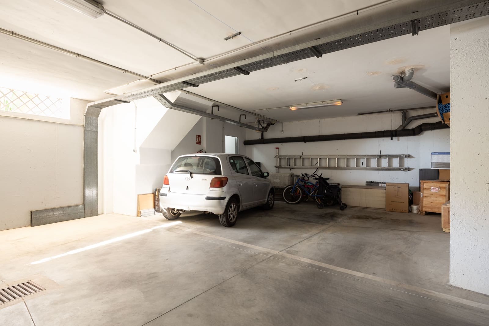 3 makuuhuone Omakotitalo myytävänä paikassa El Paraiso mukana uima-altaan 
autotalli - 697 000 € (Ref: 10081824)