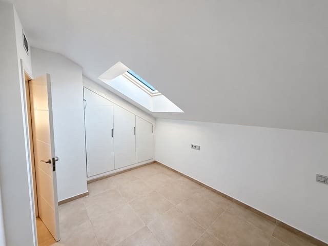 1 sypialnia Penthouse do wynajęcia w Centro ciudad, Fuengirola - 1 100 € (Ref: 10082197)