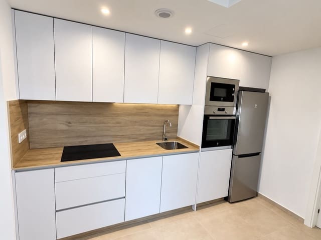 1 sypialnia Penthouse do wynajęcia w Centro ciudad, Fuengirola - 1 100 € (Ref: 10082197)