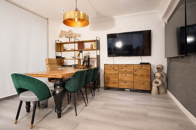 3 Zimmer Gewerbe zu verkaufen in El Paraiso, Estepona mit Pool - 340.000 € (Ref: 10085227)