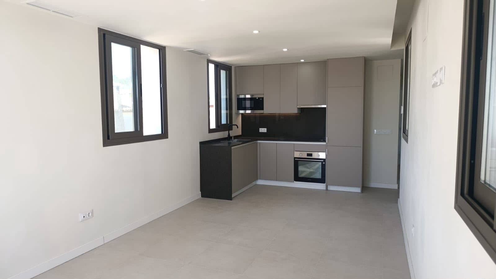 2 soverom Penthouse til salgs i Estepona med svømmebasseng garasje - € 470 000 (Ref: 10085228)