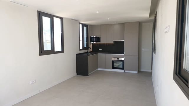 2 soverom Penthouse til salgs i Zona Calvario, Estepona med svømmebasseng garasje - € 470 000 (Ref: 10085228)