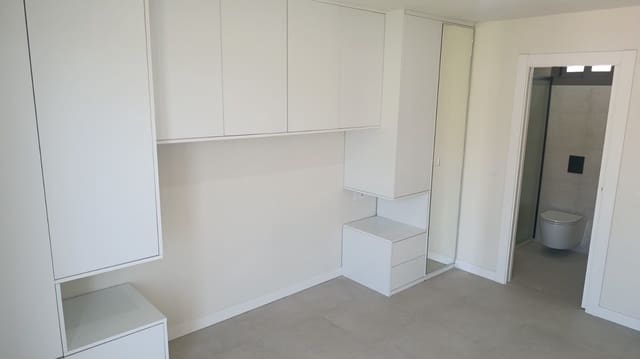 2 soverom Penthouse til salgs i Zona Calvario, Estepona med svømmebasseng garasje - € 470 000 (Ref: 10085228)