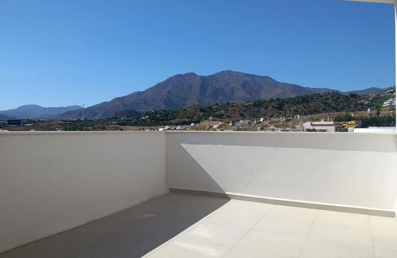 2 soverom Penthouse til salgs i Estepona med svømmebasseng garasje - € 470 000 (Ref: 10085228)
