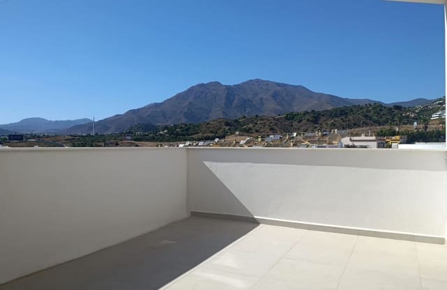 2 soverom Penthouse til salgs i Zona Calvario, Estepona med svømmebasseng garasje - € 470 000 (Ref: 10085228)