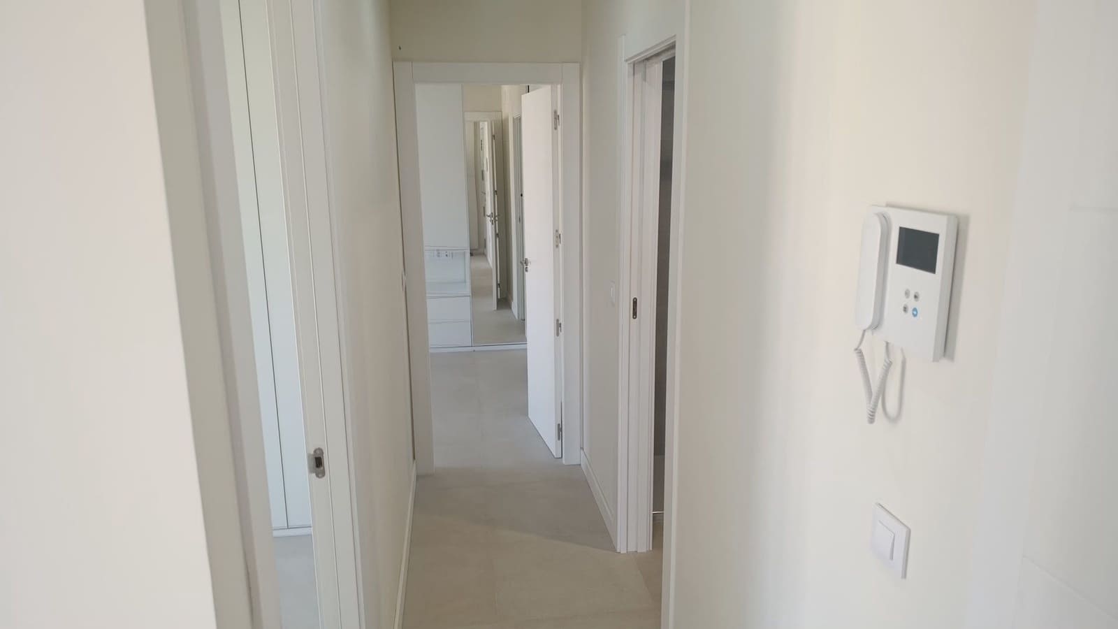 2 soverom Penthouse til salgs i Estepona med svømmebasseng garasje - € 470 000 (Ref: 10085228)