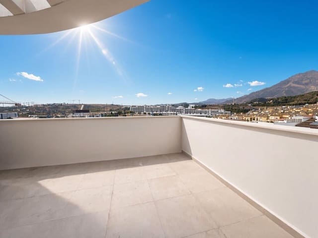 2 soverom Penthouse til salgs i Zona Calvario, Estepona med svømmebasseng garasje - € 470 000 (Ref: 10085228)