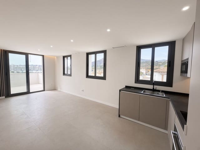 2 soverom Penthouse til salgs i Zona Calvario, Estepona med svømmebasseng garasje - € 470 000 (Ref: 10085228)