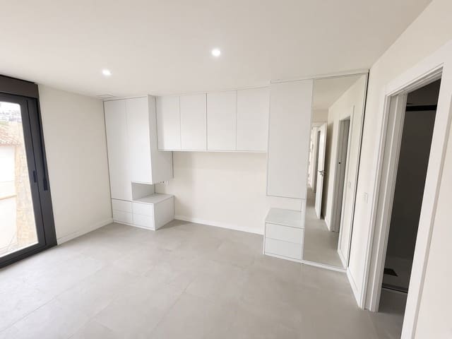 2 soverom Penthouse til salgs i Zona Calvario, Estepona med svømmebasseng garasje - € 470 000 (Ref: 10085228)