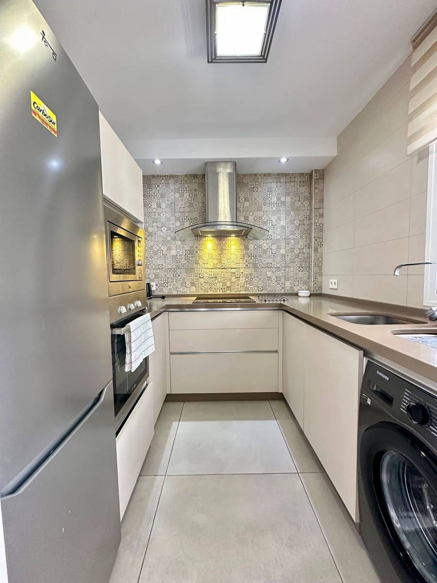 2 soverom Leilighet til leie i Benalmadena med garasje - € 1 460 (Ref: 10088674)