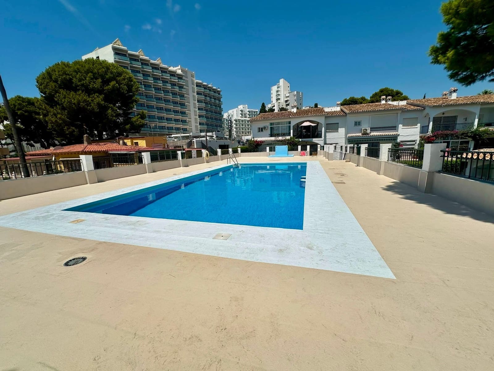2 soverom Leilighet til leie i Benalmadena med garasje - € 1 460 (Ref: 10088674)