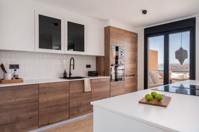 3 soveværelse Lejlighed til salg i Zona Centro Comercial Torrequebrada, Benalmádena med swimmingpool garage - € 750.000 (Ref: 10088679)