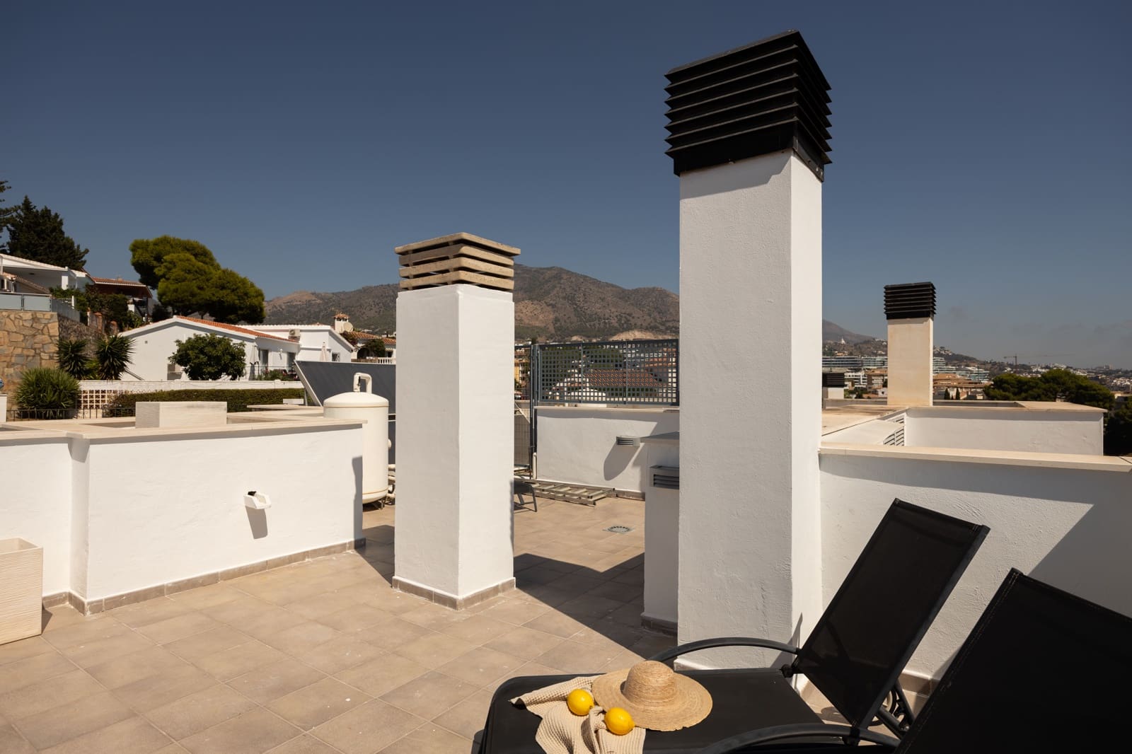 3 sypialnia Dom na sprzedaż w Fuengirola z basenem garażem - 699 000 € (Ref: 10093715)