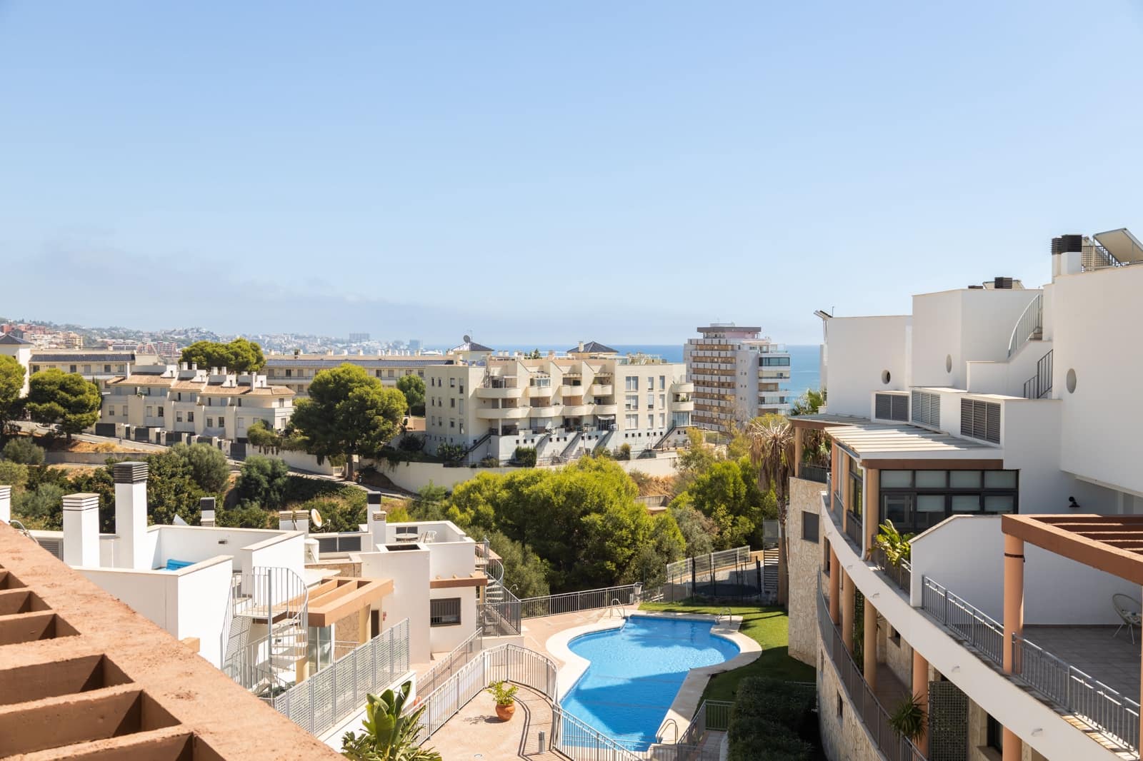 3 sypialnia Dom na sprzedaż w Fuengirola z basenem garażem - 699 000 € (Ref: 10093715)