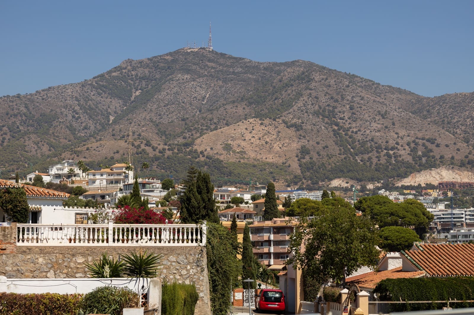 3 sypialnia Dom na sprzedaż w Fuengirola z basenem garażem - 699 000 € (Ref: 10093715)