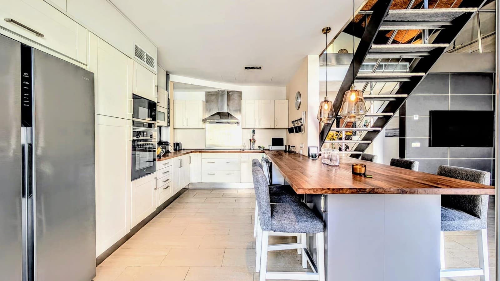 4 slaapkamer Huis te huur in Palma de Mallorca met garage - € 4.500 (Ref: 10093939)