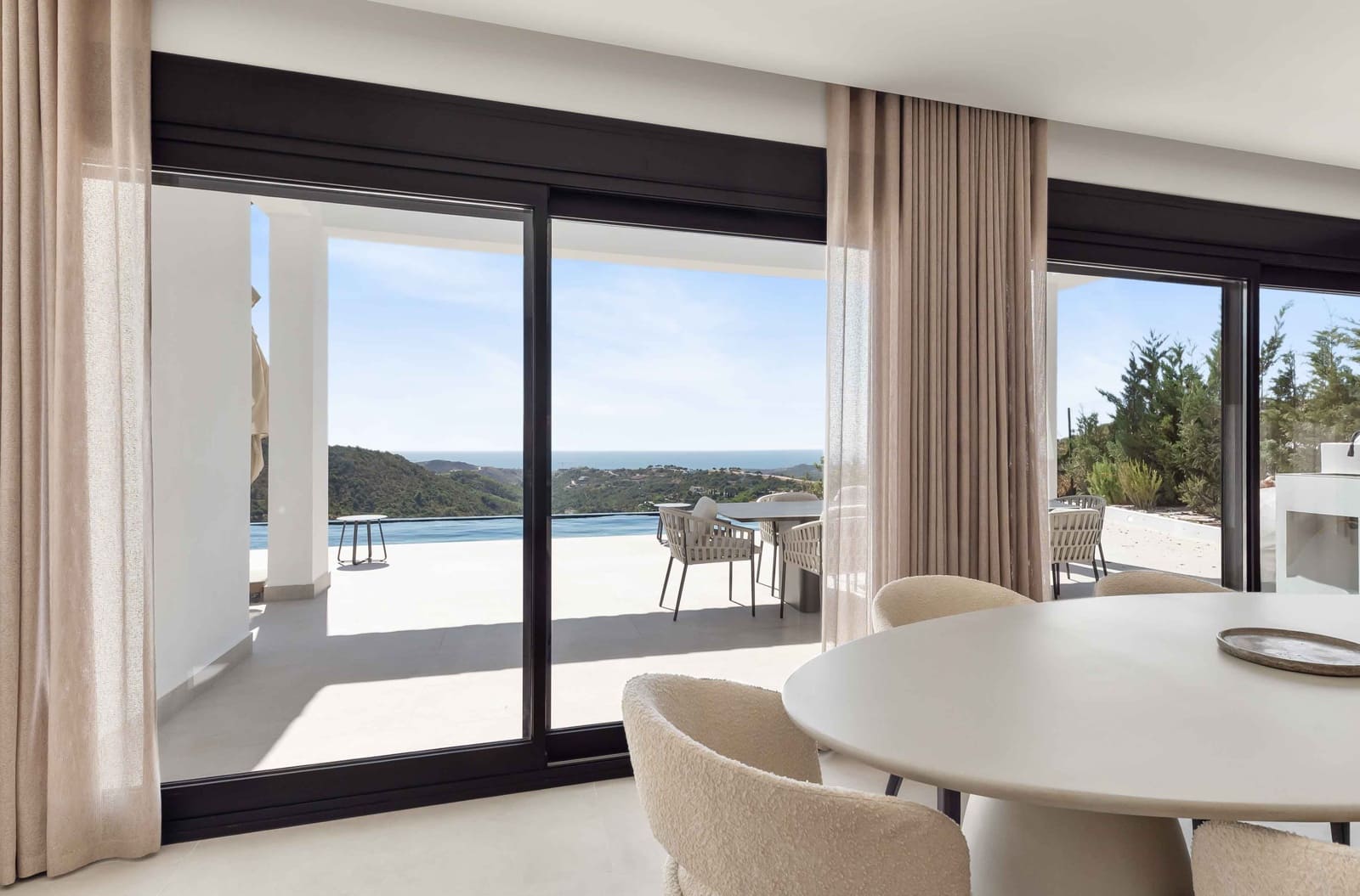 Chalet de 6 habitaciones en Benahavís en venta con piscina garaje - 3.885.000 € (Ref: 10094074)
