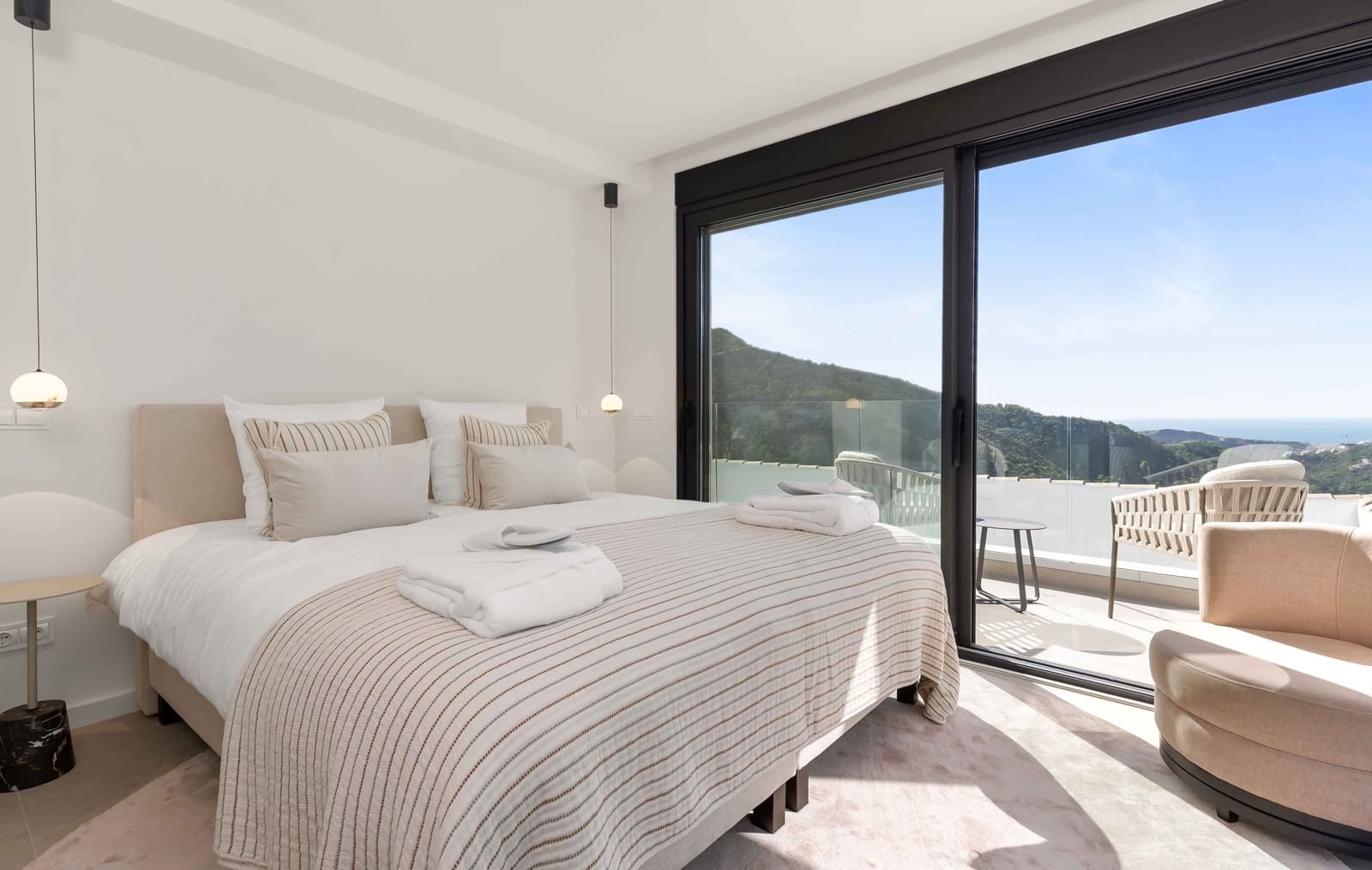 Chalet de 6 habitaciones en Benahavís en venta con piscina garaje - 3.885.000 € (Ref: 10094074)