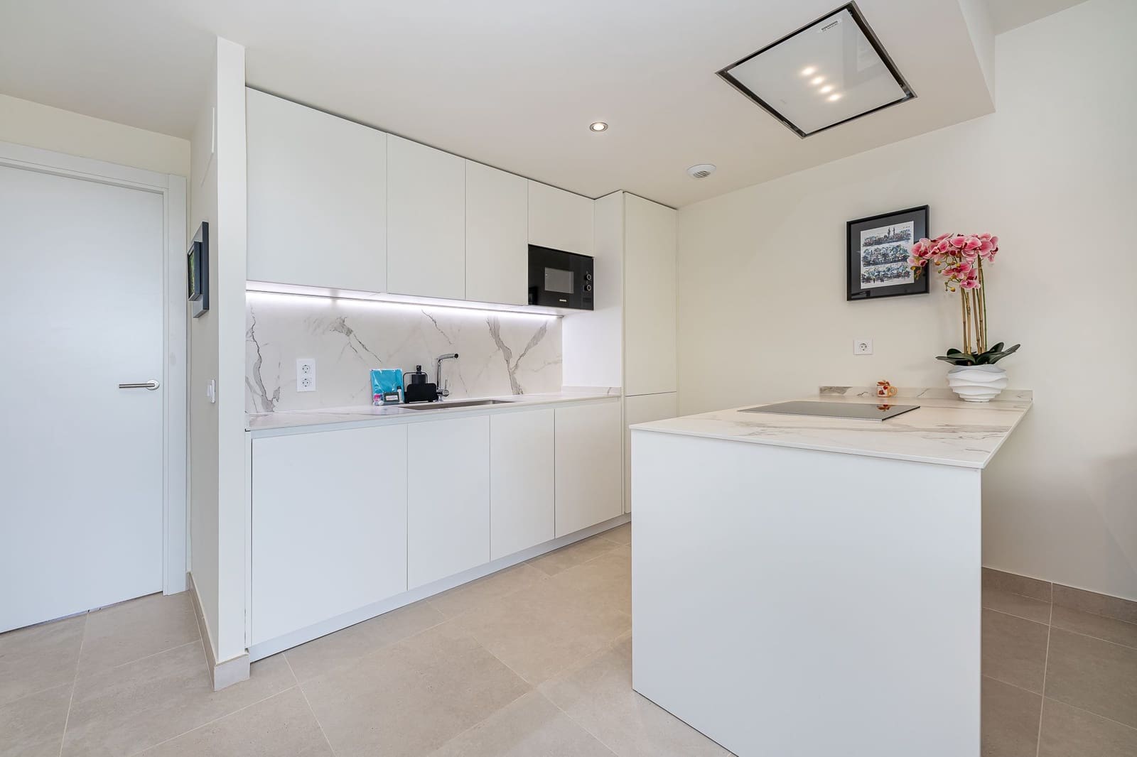 2 bedroom Apartment for sale in Benalmadena with pool garage - € 545,000 (Ref: 10099425)