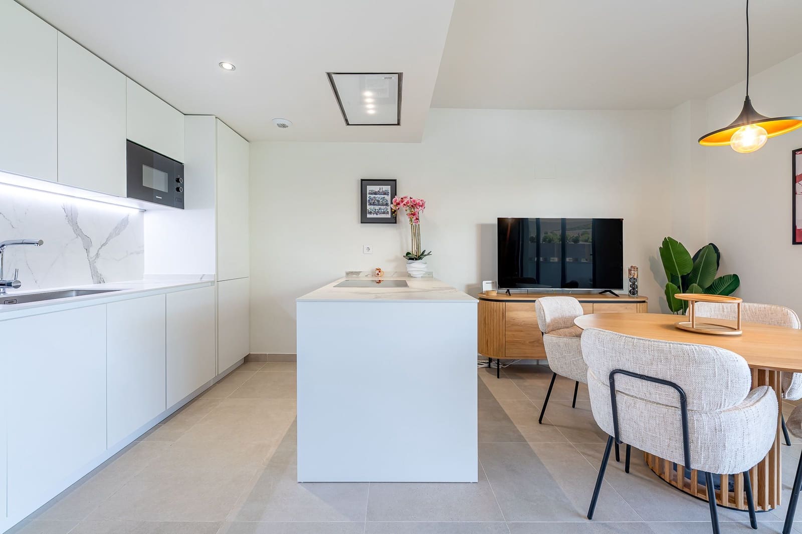 2 bedroom Apartment for sale in Benalmadena with pool garage - € 545,000 (Ref: 10099425)