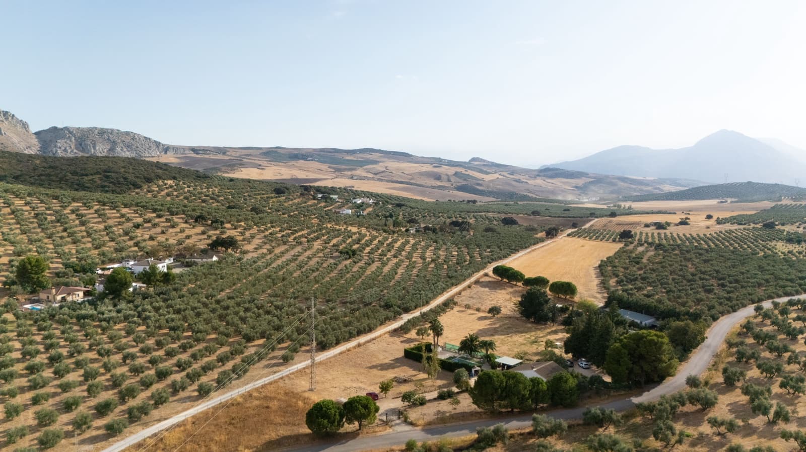 Finca/Casa Rural de 3 habitaciones en Antequera en venta con piscina garaje - 395.000 € (Ref: 10100096)