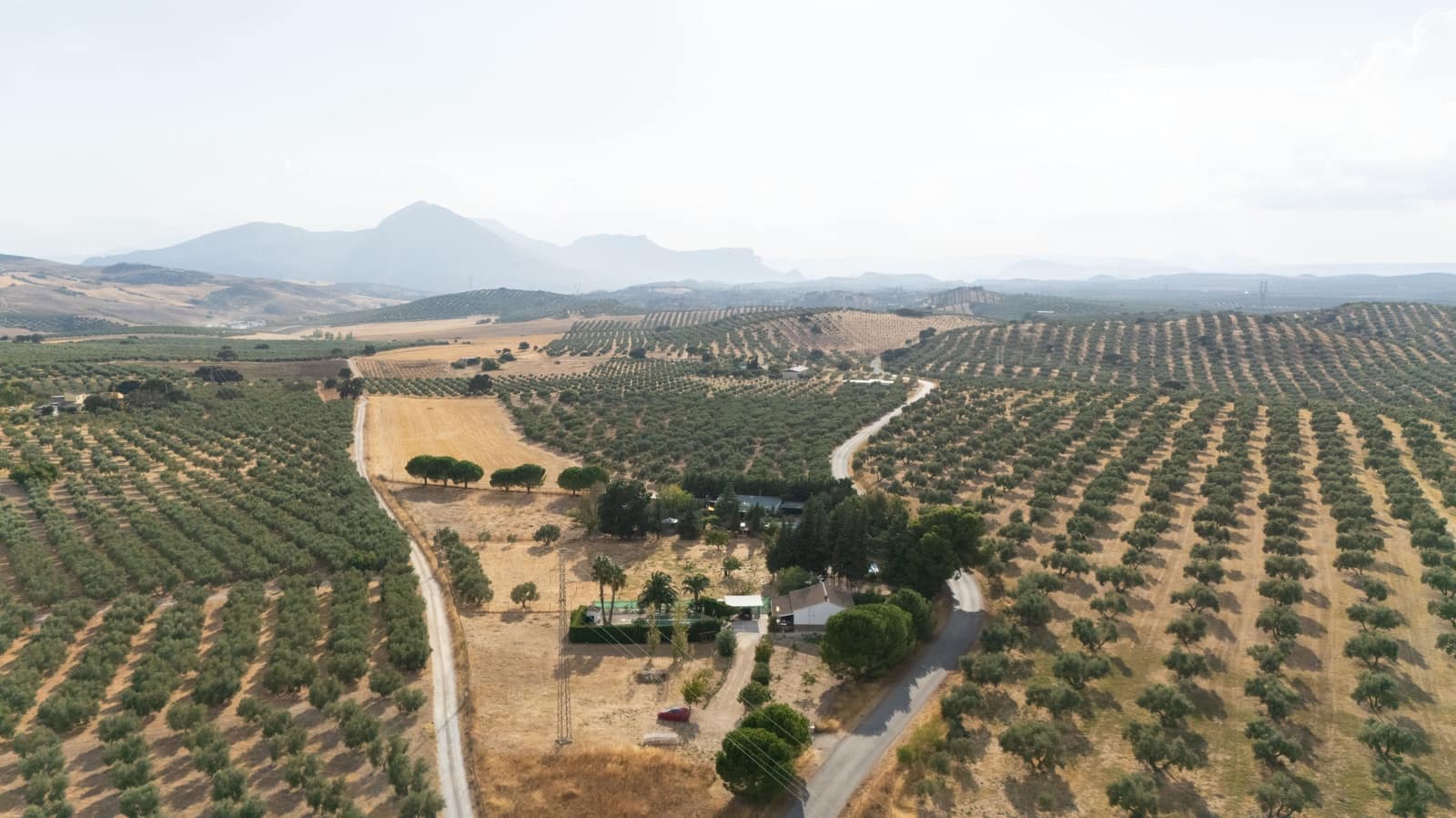 Finca/Casa Rural de 3 habitaciones en Antequera en venta con piscina garaje - 395.000 € (Ref: 10100096)