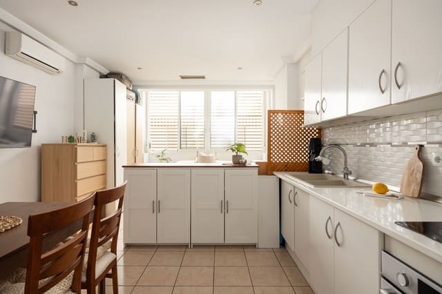 1 bedroom Apartment for sale in Zona Puerto Deportivo, Fuengirola - € 279,000 (Ref: 10101124)