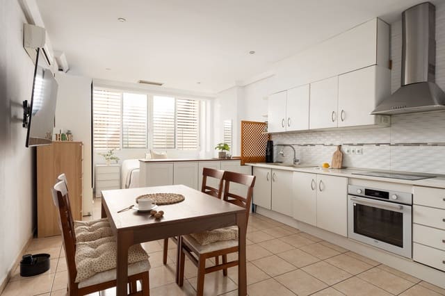 1 bedroom Apartment for sale in Zona Puerto Deportivo, Fuengirola - € 279,000 (Ref: 10101124)