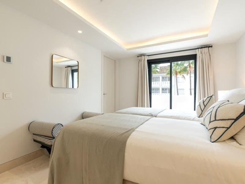 5 quarto Casa em Banda para venda em Marbella com piscina - 2 550 000 € (Ref: 10103535)