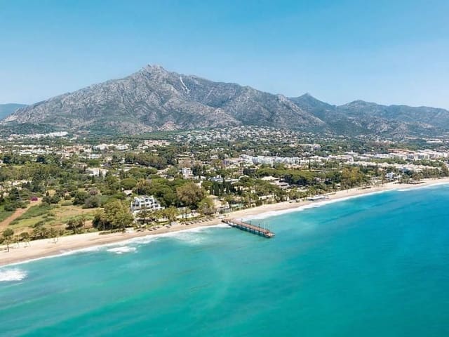 5 quarto Casa em Banda para venda em La Carolina - Guadalpín, Marbella com piscina - 2 550 000 € (Ref: 10103535)