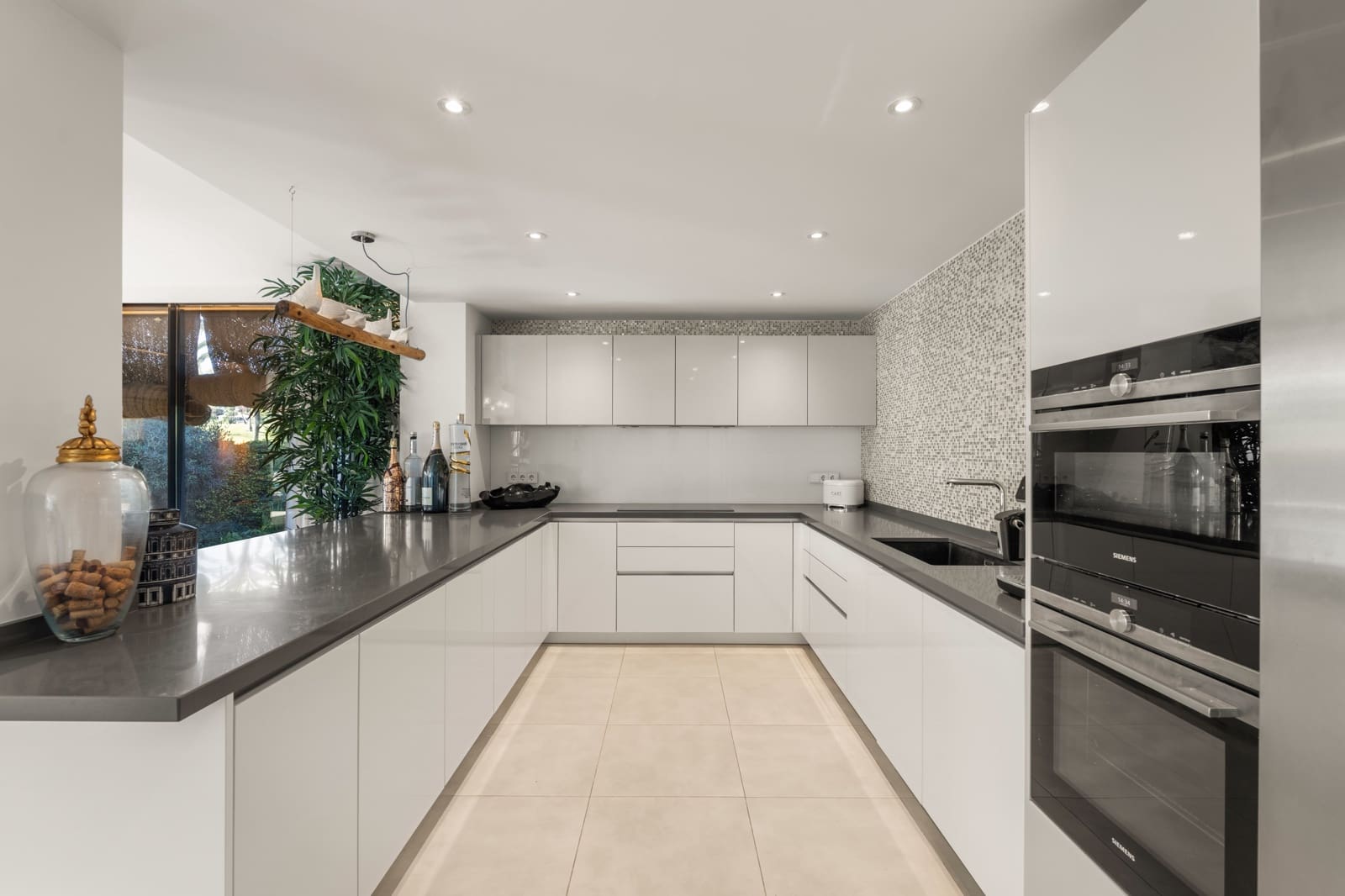 6 makuuhuone Omakotitalo myytävänä paikassa Marbella mukana uima-altaan 
autotalli - 5 790 000 € (Ref: 10103536)