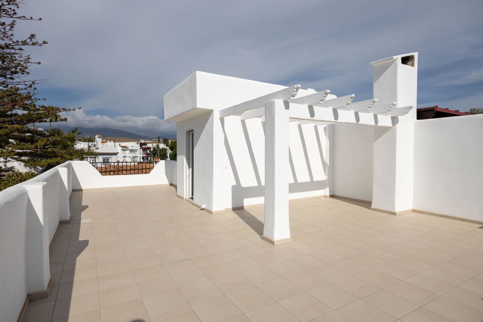 Maison de Ville à vendre à Estepona avec piscine - 1 300 000 € (Ref: 10106459)
