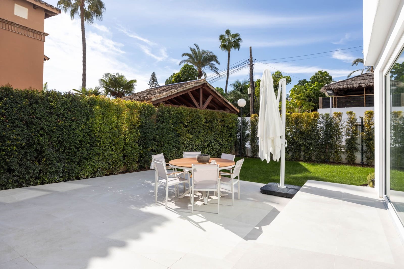 Maison de Ville à vendre à Estepona avec piscine - 1 300 000 € (Ref: 10106459)