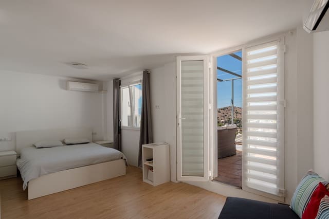3 quarto Casa em Banda para venda em Cerrado de Calderon, Málaga cidade com piscina garagem - 880 000 € (Ref: 10106460)