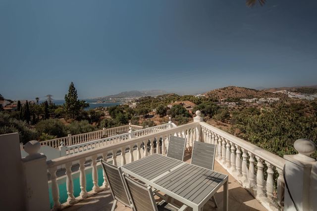 3 bedroom Townhouse for sale in Cerrado de Calderon, Málaga city with pool garage - € 880,000 (Ref: 10106460)