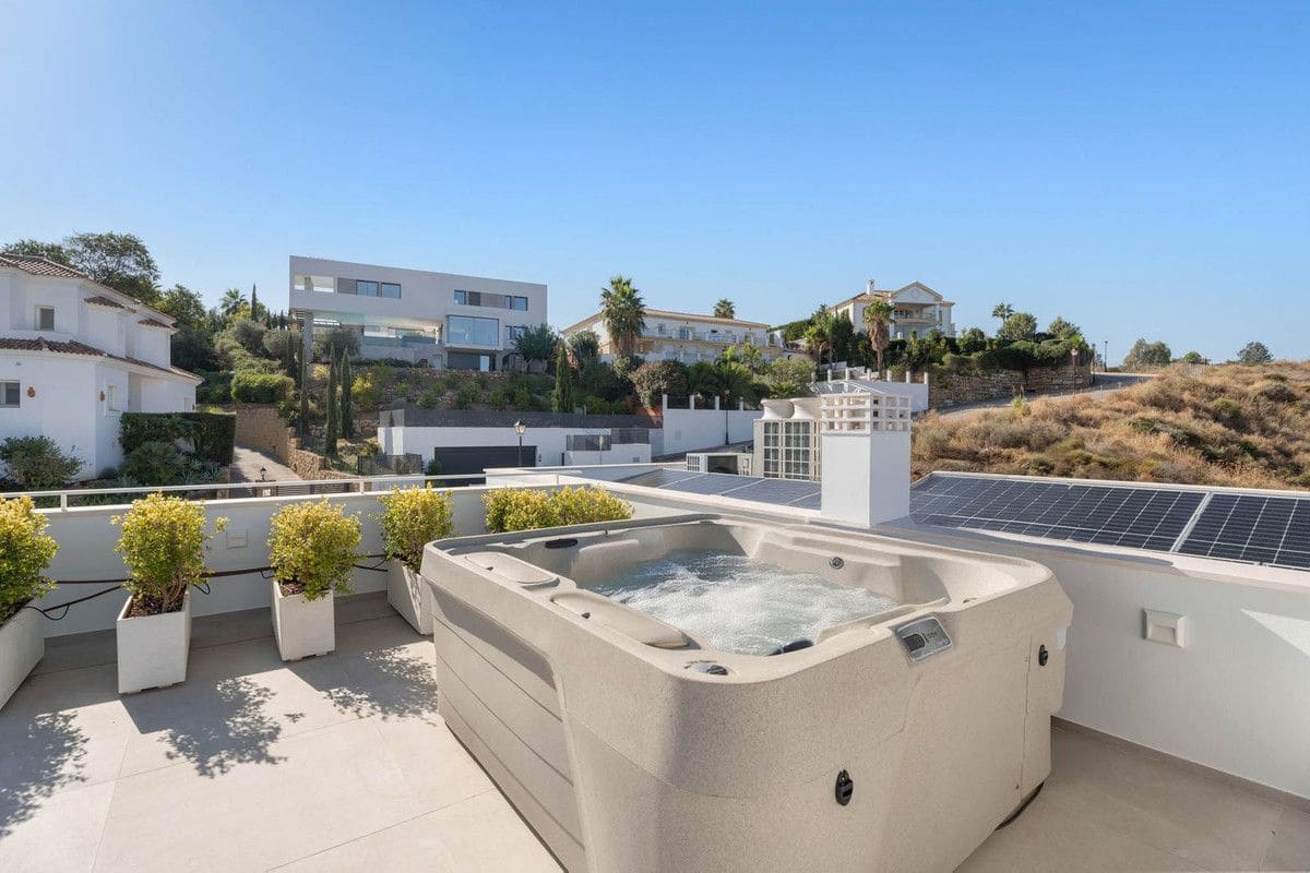 4 bedroom Townhouse for sale in Mijas Costa with pool garage - € 3,295,000 (Ref: 10115667)