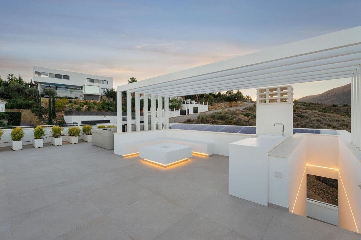 4 bedroom Townhouse for sale in Mijas Costa with pool garage - € 3,295,000 (Ref: 10115667)