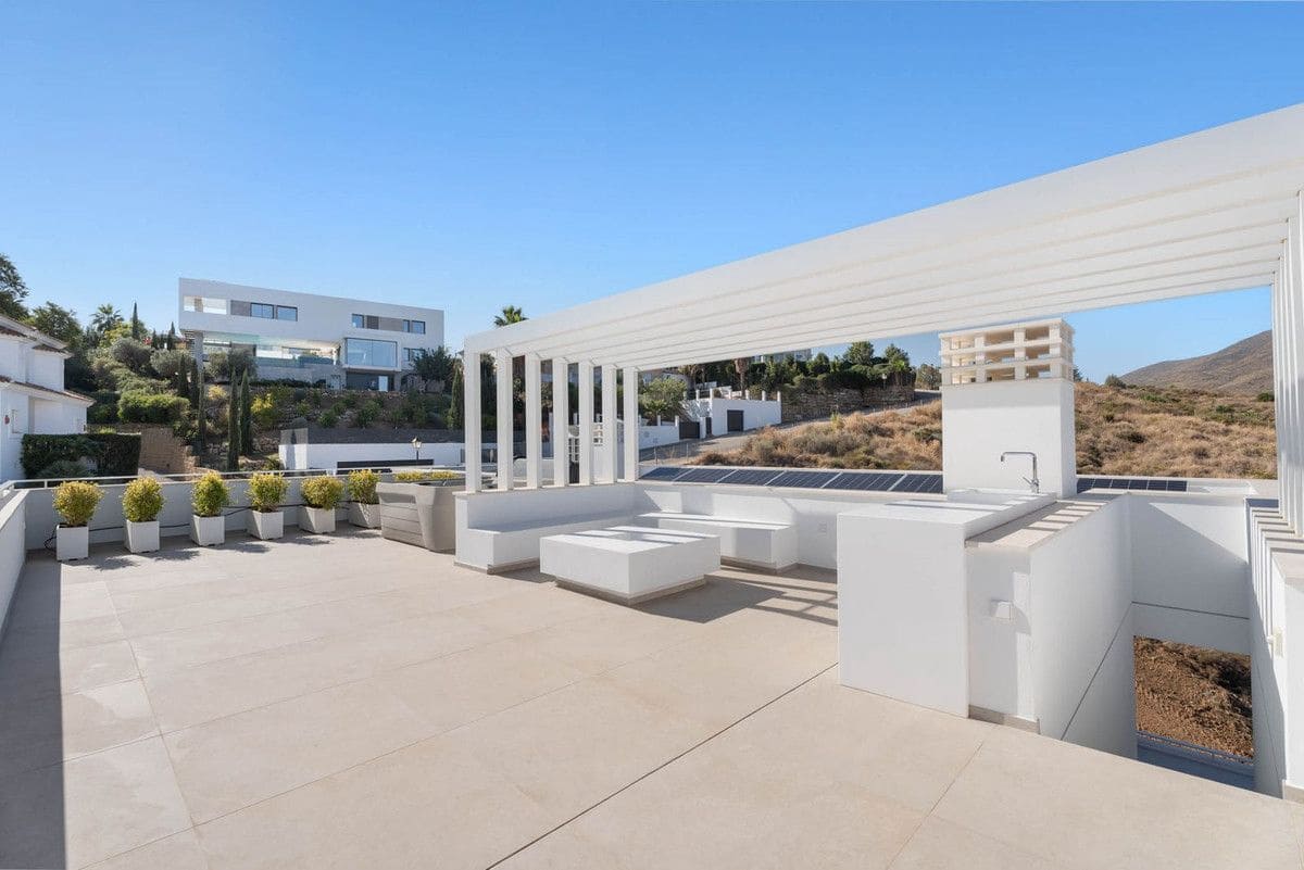 4 bedroom Townhouse for sale in Mijas Costa with pool garage - € 3,295,000 (Ref: 10115667)