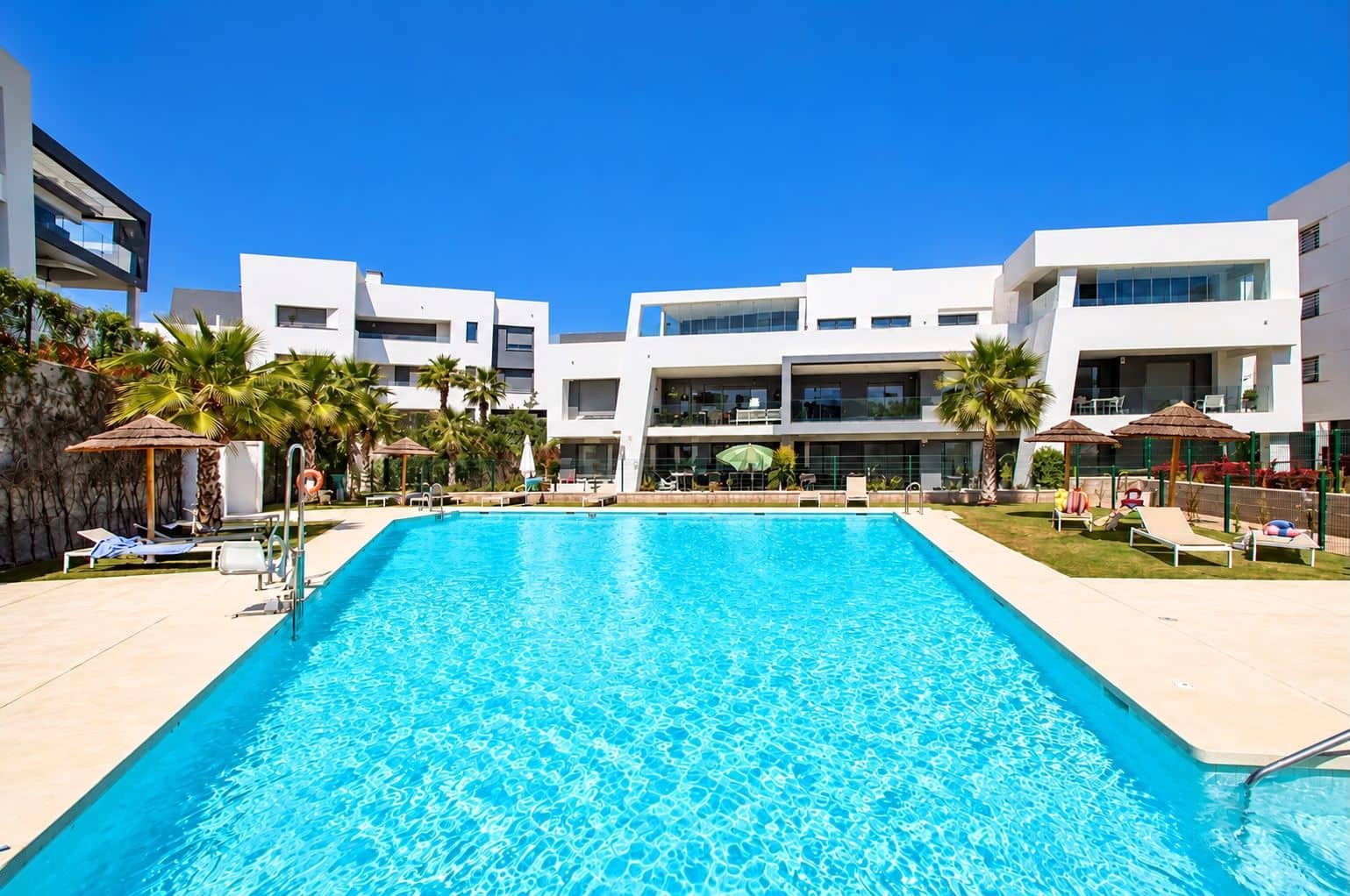 2 soverom Leilighet til salgs i Estepona med svømmebasseng - € 499 000 (Ref: 10120540)