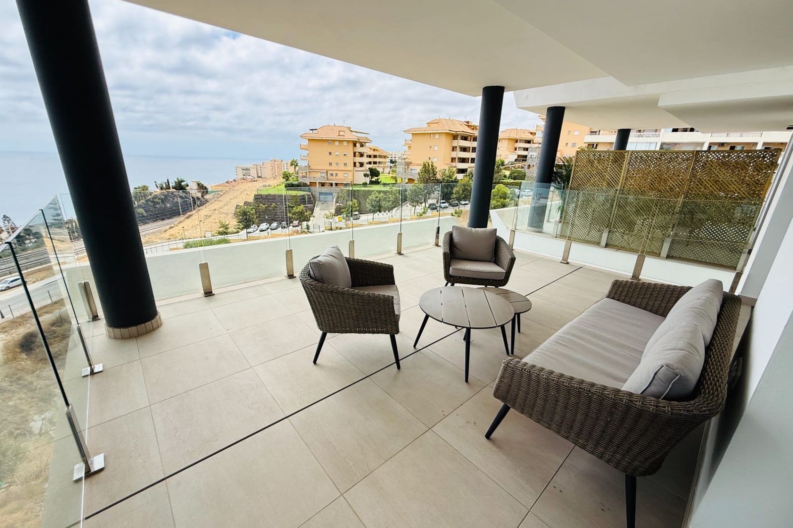 2 bedroom Apartment for sale in Fuengirola with pool garage - € 695,000 (Ref: 10121097)
