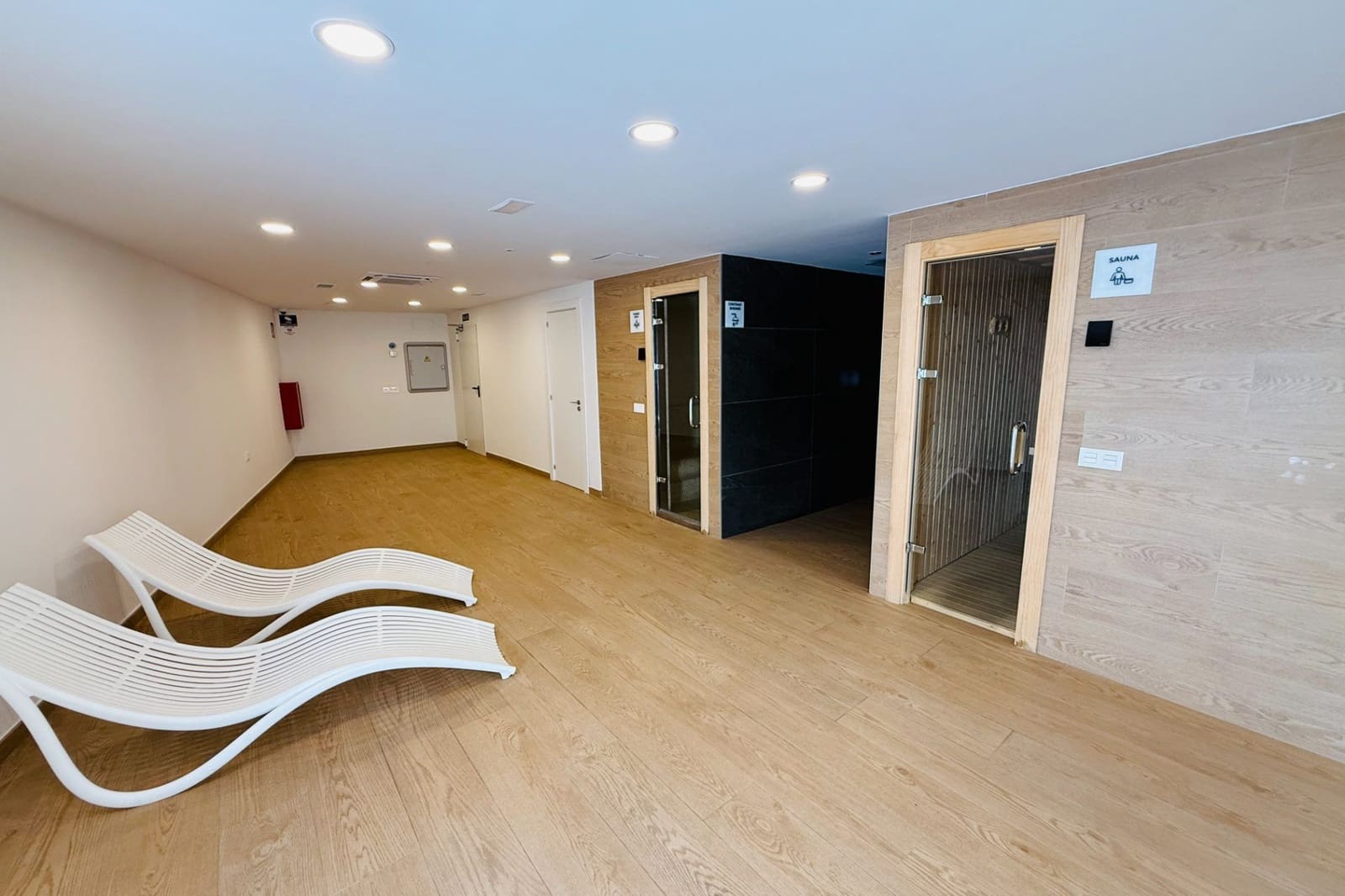 2 bedroom Apartment for sale in Fuengirola with pool garage - € 695,000 (Ref: 10121097)