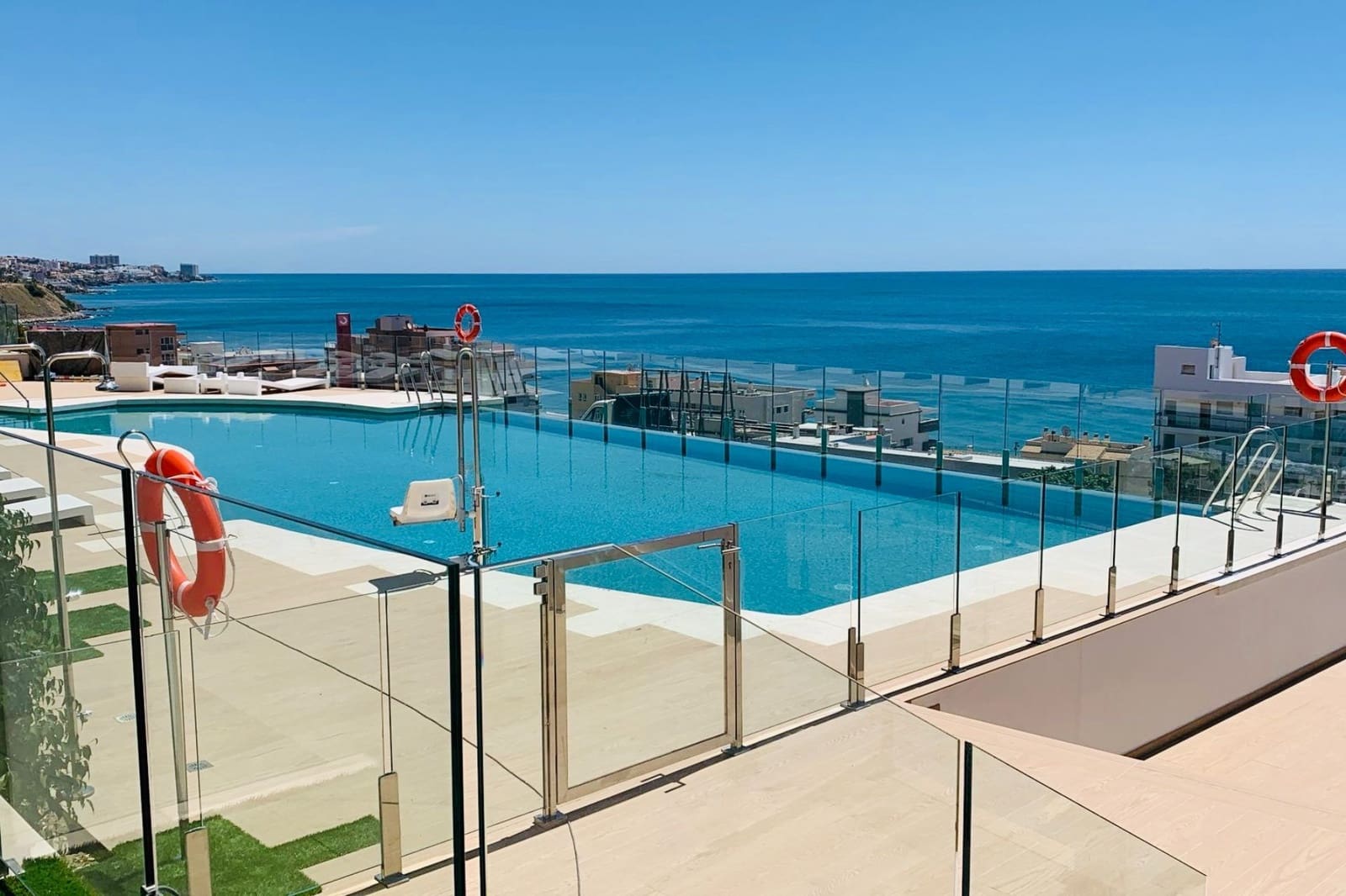 2 bedroom Apartment for sale in Fuengirola with pool garage - € 695,000 (Ref: 10121097)