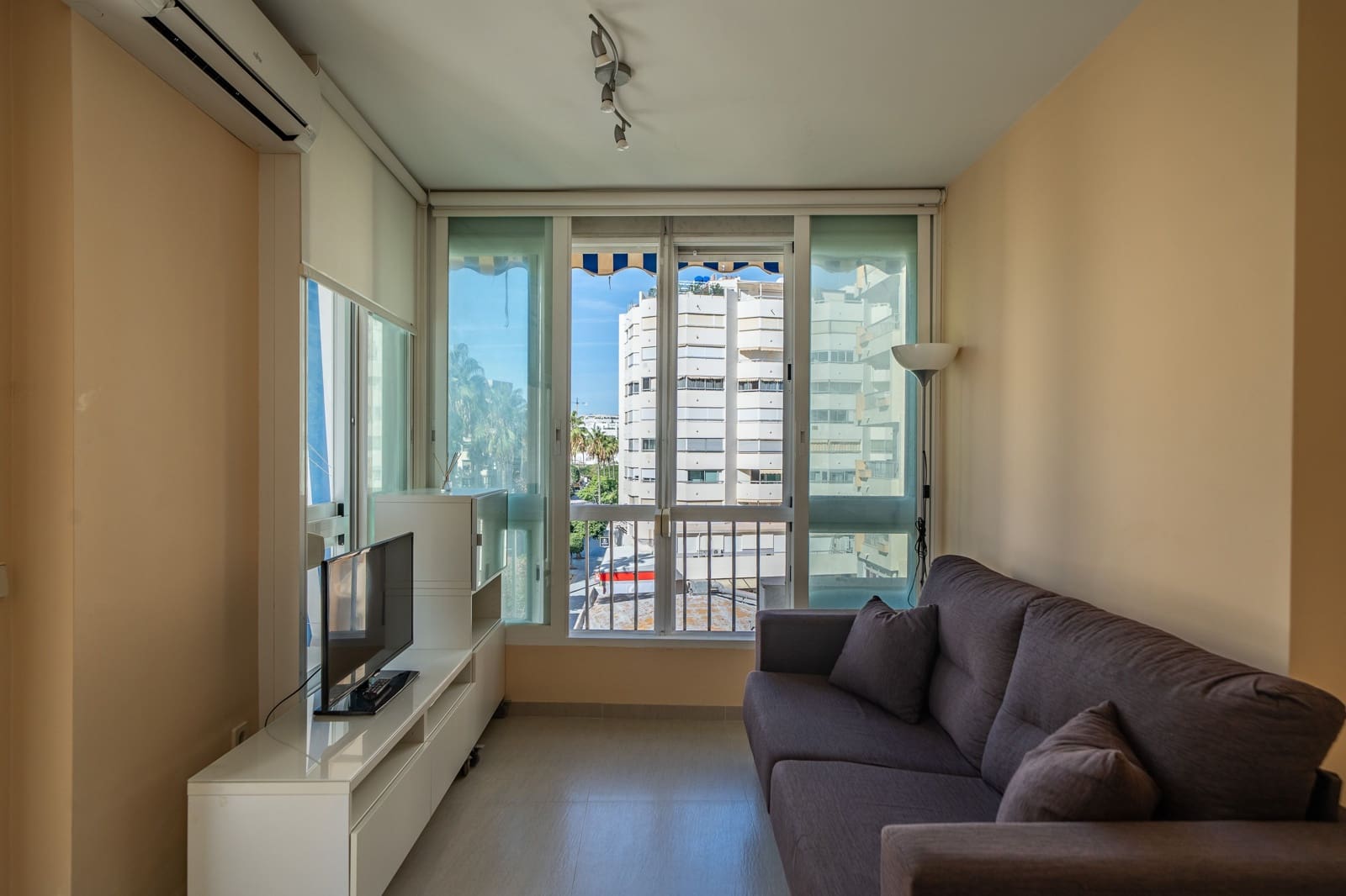 1 soveværelse Lejlighed til salg i Marbella med swimmingpool - € 320.000 (Ref: 10124781)