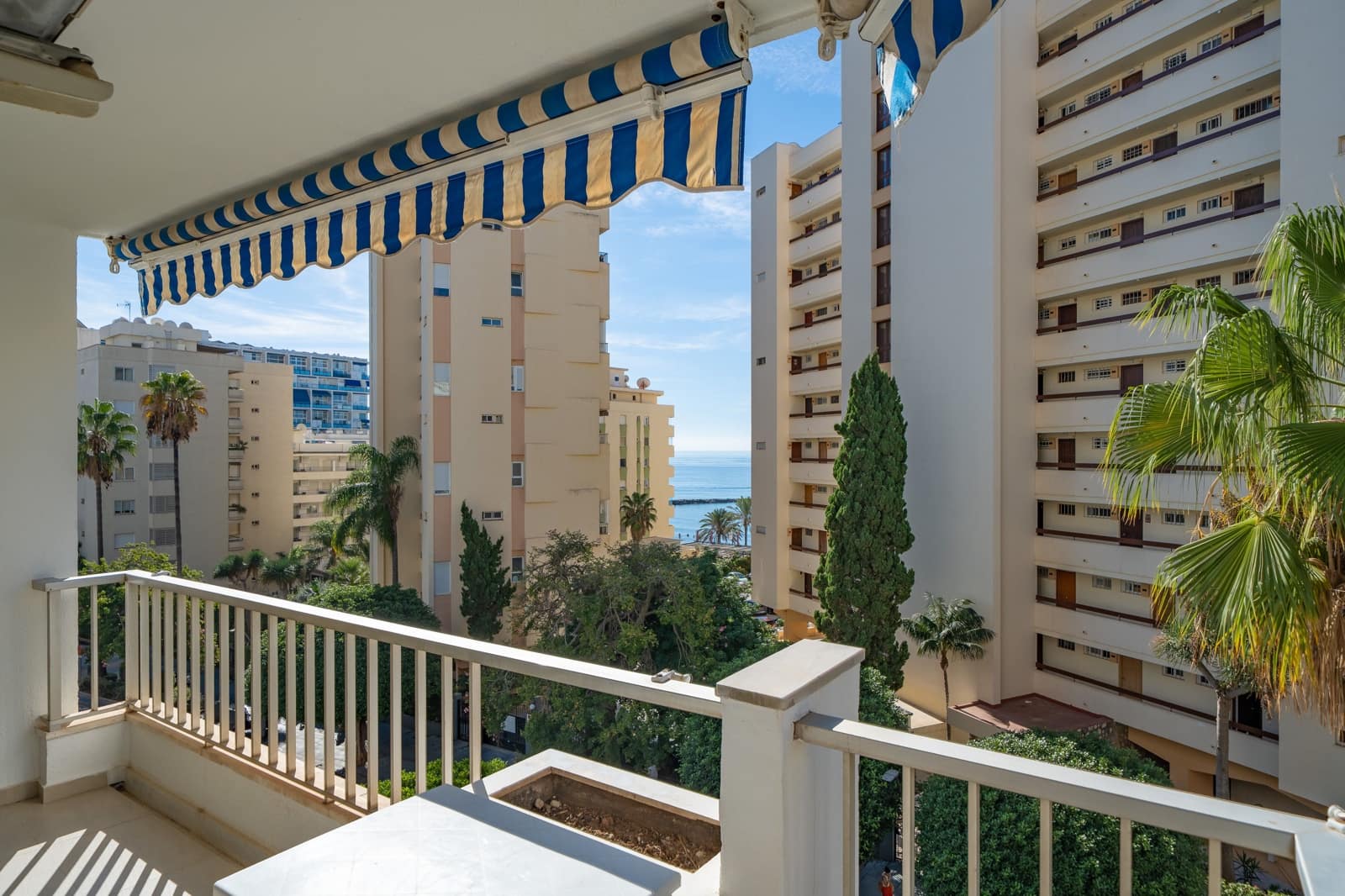 1 soveværelse Lejlighed til salg i Marbella med swimmingpool - € 320.000 (Ref: 10124781)