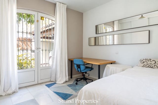 3 makuuhuone Omakotitalo myytävänä paikassa Guadalmina Alta, Marbella mukana uima-altaan 
autotalli - 947 000 € (Ref: 10130149)
