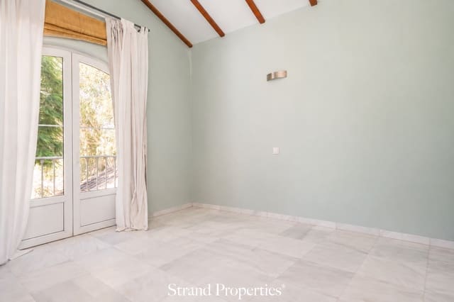 3 makuuhuone Omakotitalo myytävänä paikassa Guadalmina Alta, Marbella mukana uima-altaan 
autotalli - 947 000 € (Ref: 10130149)