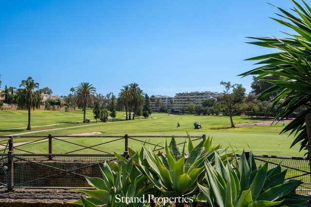 3 makuuhuone Omakotitalo myytävänä paikassa Guadalmina Alta, Marbella mukana uima-altaan 
autotalli - 947 000 € (Ref: 10130149)